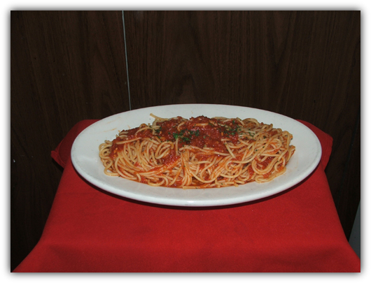 Spaghettini Marinara with tomato sauce.
